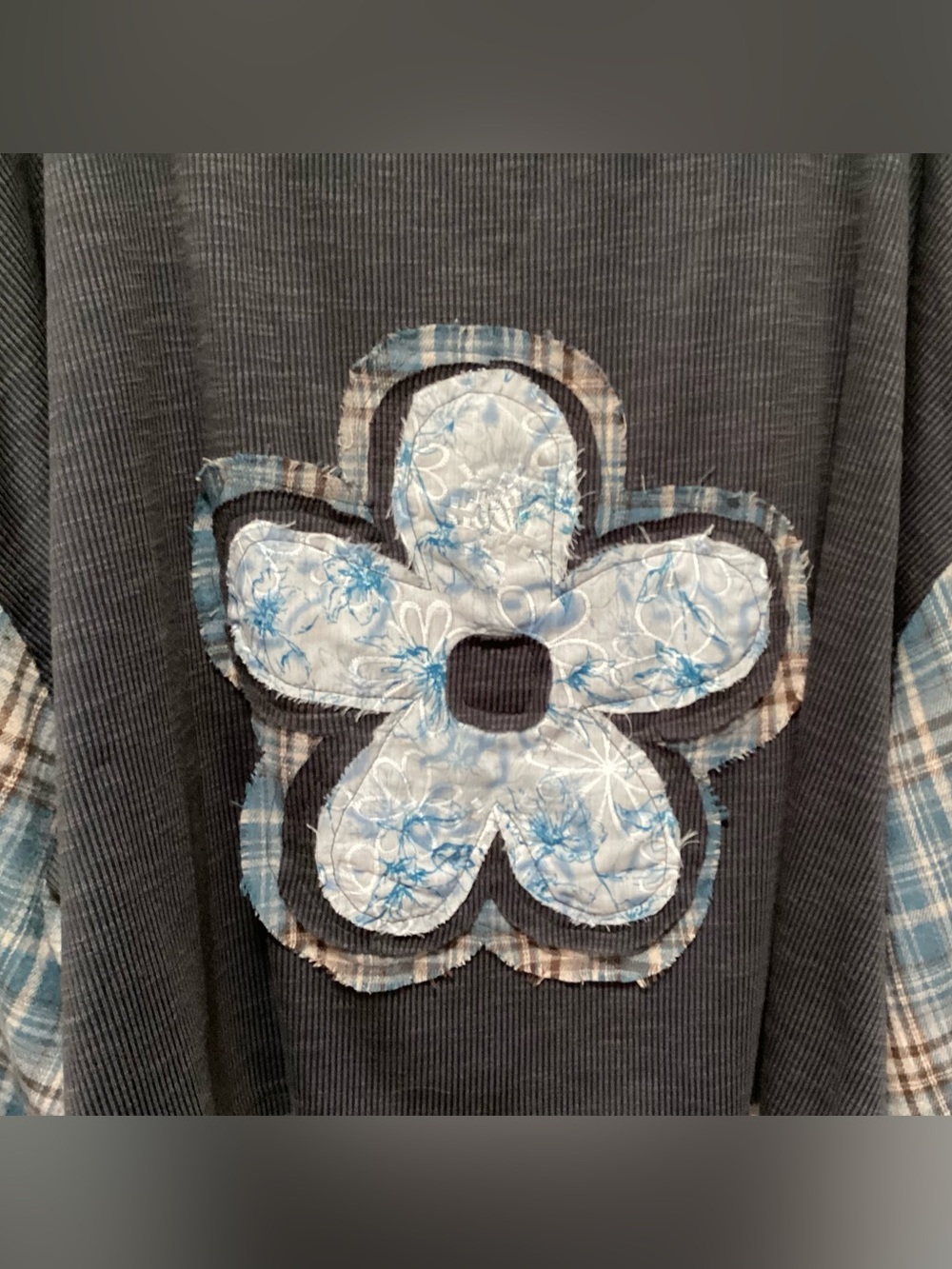 POL Oversized Floral Patch Long-Sleeve Top - Picture 8 of 8